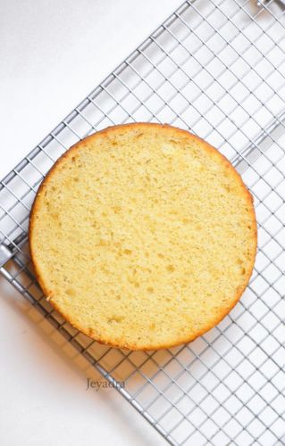 Egg-free Vanilla Sponge cover