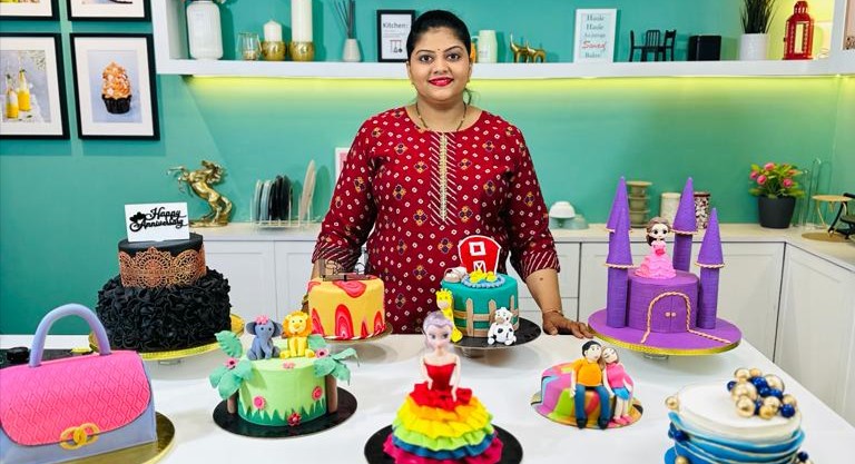 DESIGNER FONDANT CAKES WORKHOP cover