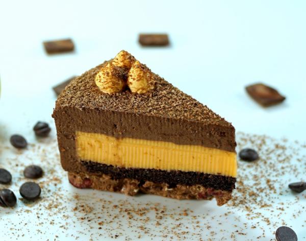 Gourmet Layered Cakes cover