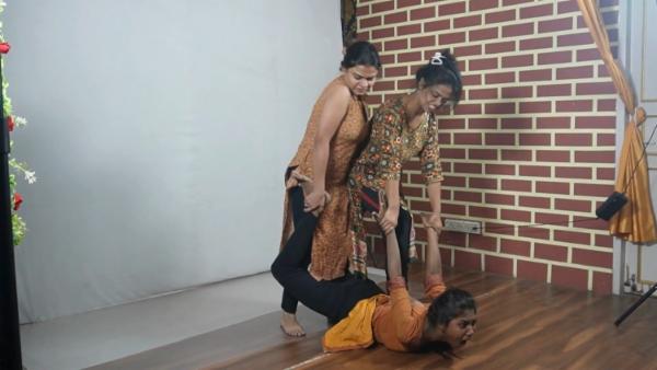 When a burglar enters a house || Three women battle cover