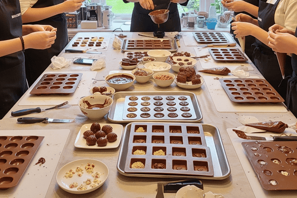 How to make Chocolates:Moulding of Chocolates cover