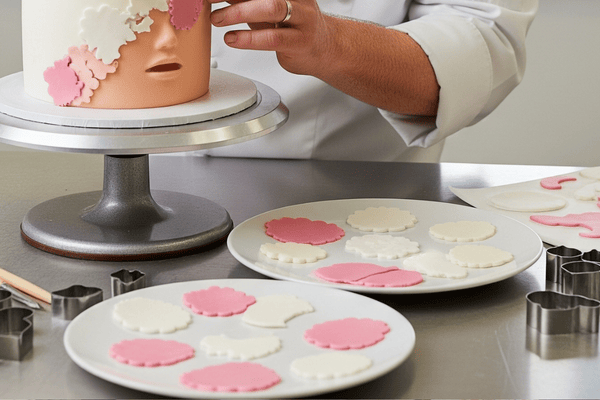 Applique work for Cakes on Fondant :Fondant Decoration cover