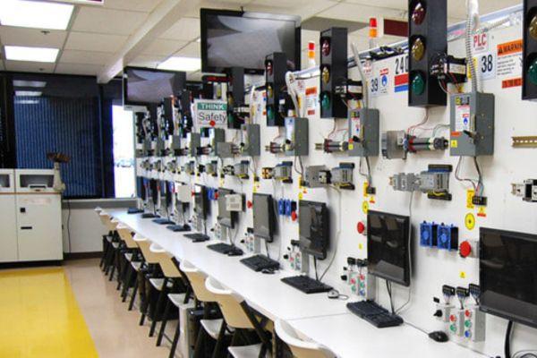 Programmable Logic Controllers ShortTerm Course cover