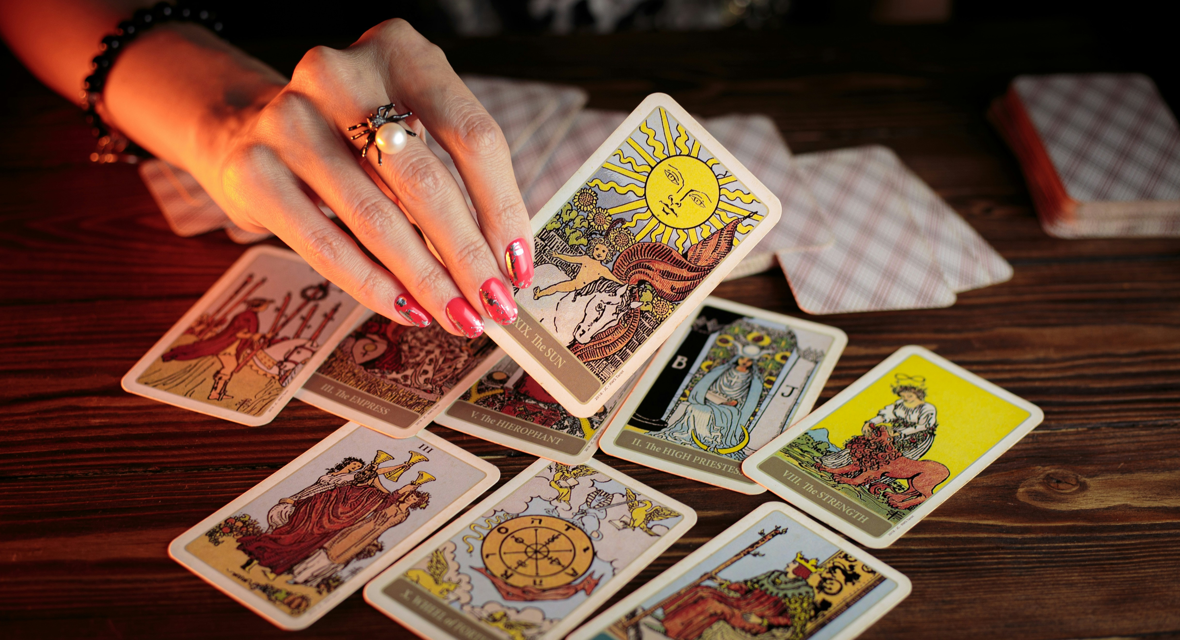 TAROT READING